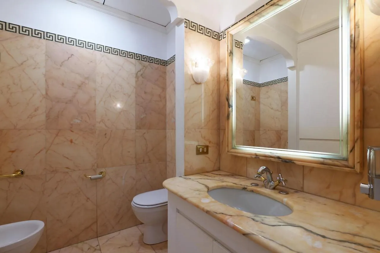 Luxury Galleria Apt - Milan Duomo Appartement